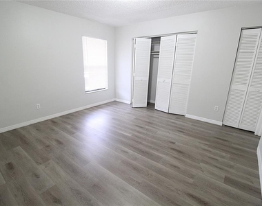 4812 27th Street W - Photo Thumbnail 8