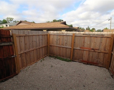 4812 27th Street W - Photo Thumbnail 13