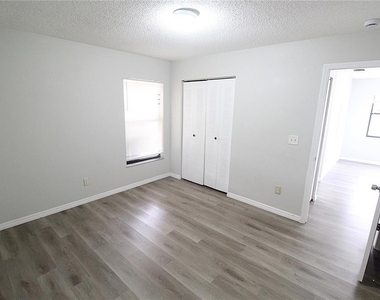 4812 27th Street W - Photo Thumbnail 11