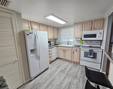5896 Palm Lane - Photo Thumbnail 5