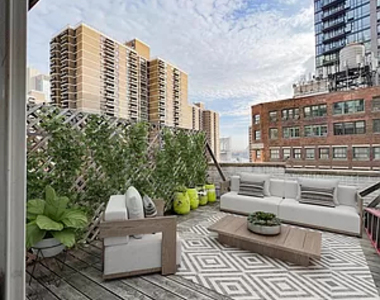 88 Fulton Street - Photo Thumbnail 9