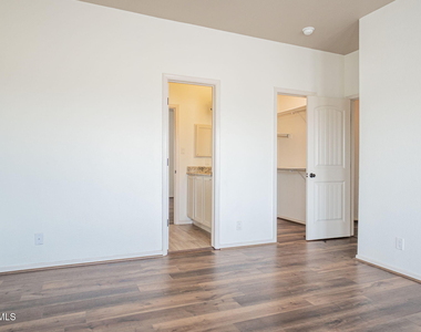 1126 Ismael Robles Street - Photo Thumbnail 14