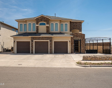 1126 Ismael Robles Street - Photo Thumbnail 1