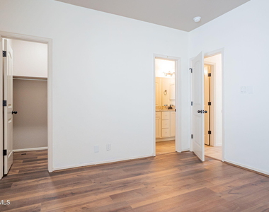 1126 Ismael Robles Street - Photo Thumbnail 9