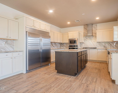 1126 Ismael Robles Street - Photo Thumbnail 5