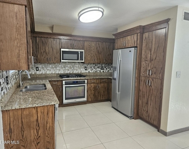 1657 Saint Vitus Place - Photo Thumbnail 4