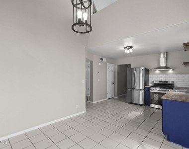 12425 Red Sun Drive - Photo Thumbnail 8