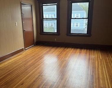 1120 Baldwin Street - Photo Thumbnail 1