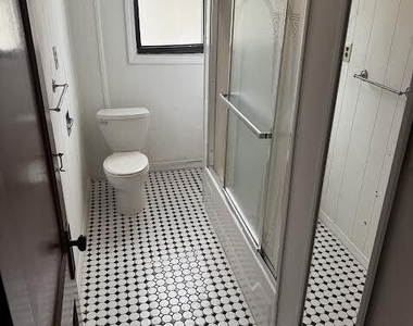 1120 Baldwin Street - Photo Thumbnail 5