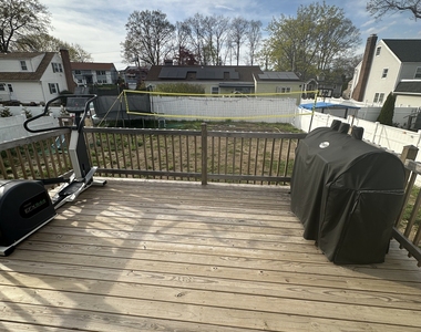 180 Pleasantview Avenue - Photo Thumbnail 17