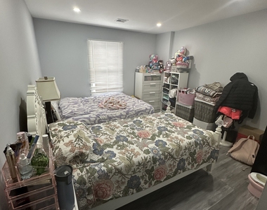 180 Pleasantview Avenue - Photo Thumbnail 14