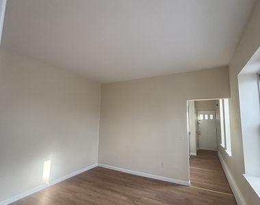 1804 Barnum Avenue - Photo Thumbnail 3