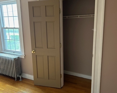 82-84 Glendale Avenue - Photo Thumbnail 2