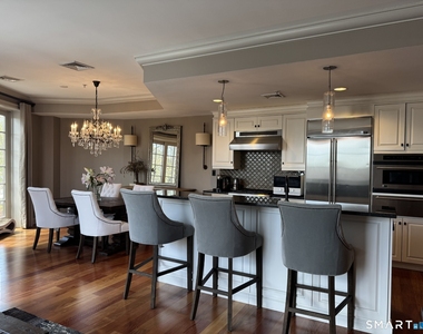 85 Memorial Road - Photo Thumbnail 14