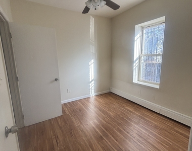 1804 Barnum Avenue - Photo Thumbnail 2