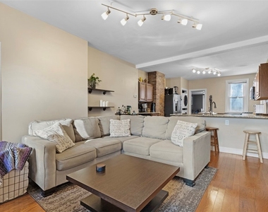 2818 Edwards Way - Photo Thumbnail 2