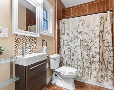 2818 Edwards Way - Photo Thumbnail 6