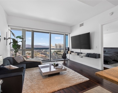 4471 Dean Martin Drive - Photo Thumbnail 3