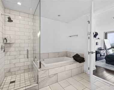 4471 Dean Martin Drive - Photo Thumbnail 6