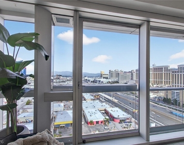 4471 Dean Martin Drive - Photo Thumbnail 4