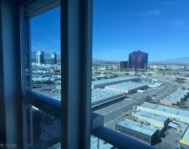 4471 Dean Martin Drive - Photo Thumbnail 13