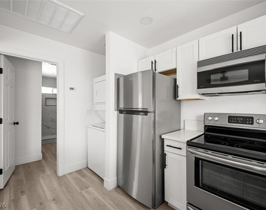 623 N 10th Street - Photo Thumbnail 9
