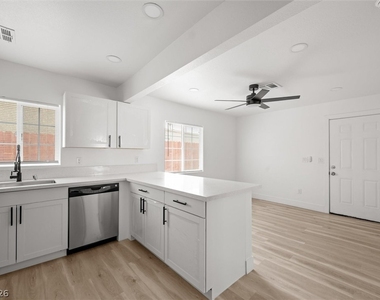 623 N 10th Street - Photo Thumbnail 6