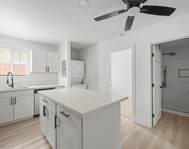 623 N 10th Street - Photo Thumbnail 2