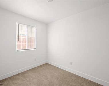 623 N 10th Street - Photo Thumbnail 6