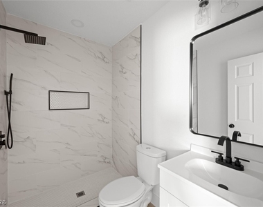 623 N 10th Street - Photo Thumbnail 5
