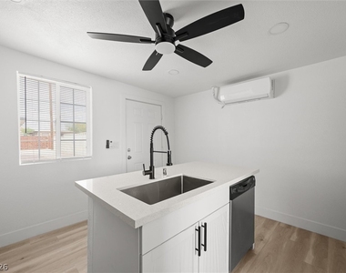 623 N 10th Street - Photo Thumbnail 3