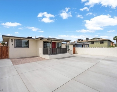 623 N 10th Street - Photo Thumbnail 2
