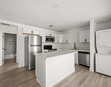 623 N 10th Street - Photo Thumbnail 4