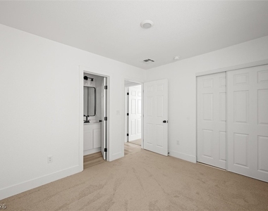 623 N 10th Street - Photo Thumbnail 10