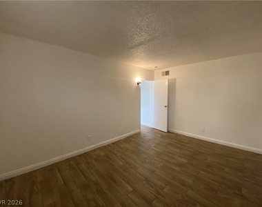 1300 N 22nd Street - Photo Thumbnail 4
