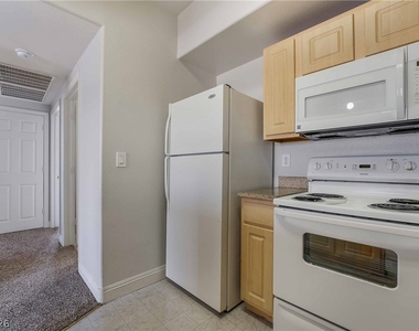8000 Badura Avenue - Photo Thumbnail 9