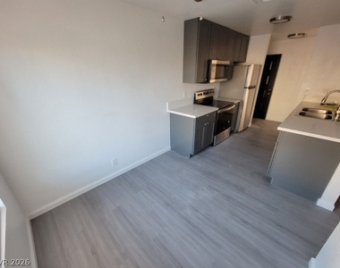 2771 Mountain Vista Street - Photo Thumbnail 3