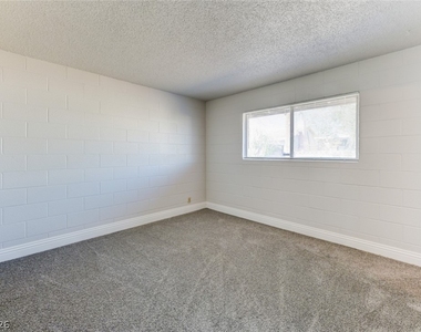 4417 Berkley Avenue - Photo Thumbnail 8