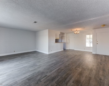 4417 Berkley Avenue - Photo Thumbnail 2