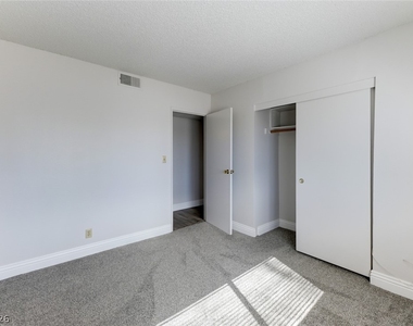 4417 Berkley Avenue - Photo Thumbnail 6