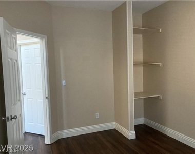 3120 Whispering Canyon Court - Photo Thumbnail 30