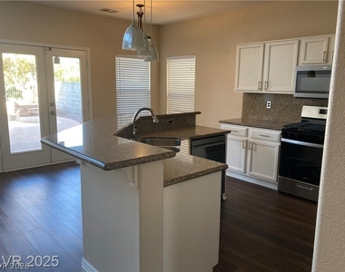 3120 Whispering Canyon Court - Photo Thumbnail 5