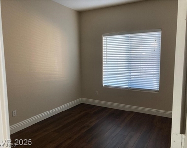 3120 Whispering Canyon Court - Photo Thumbnail 31