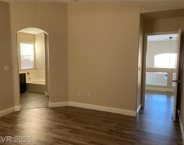 3120 Whispering Canyon Court - Photo Thumbnail 26