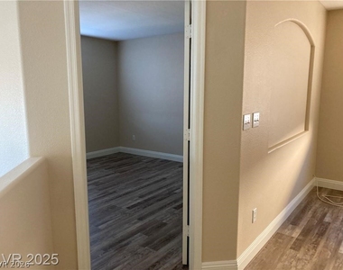 3120 Whispering Canyon Court - Photo Thumbnail 28
