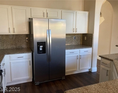 3120 Whispering Canyon Court - Photo Thumbnail 4
