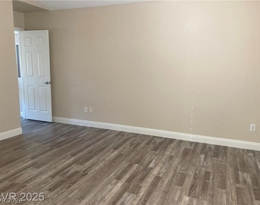 3120 Whispering Canyon Court - Photo Thumbnail 35