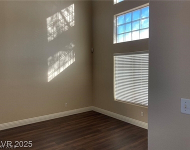 3120 Whispering Canyon Court - Photo Thumbnail 9