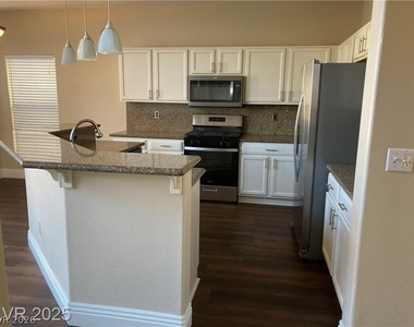 3120 Whispering Canyon Court - Photo Thumbnail 6