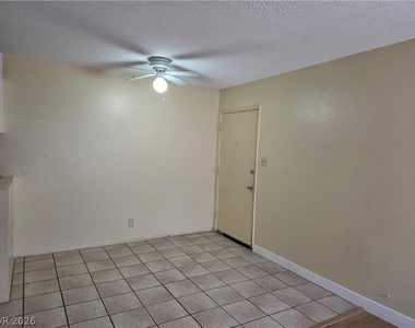 489 North Circle - Photo Thumbnail 2